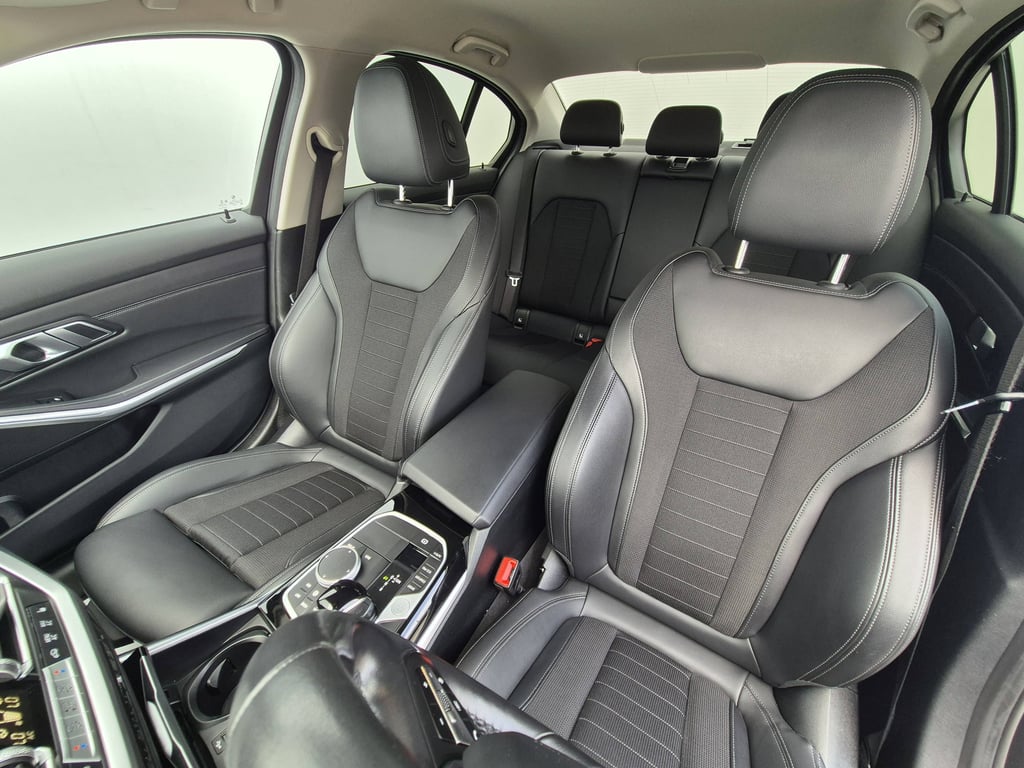 BMW Seria 3 2021 — imagine 10