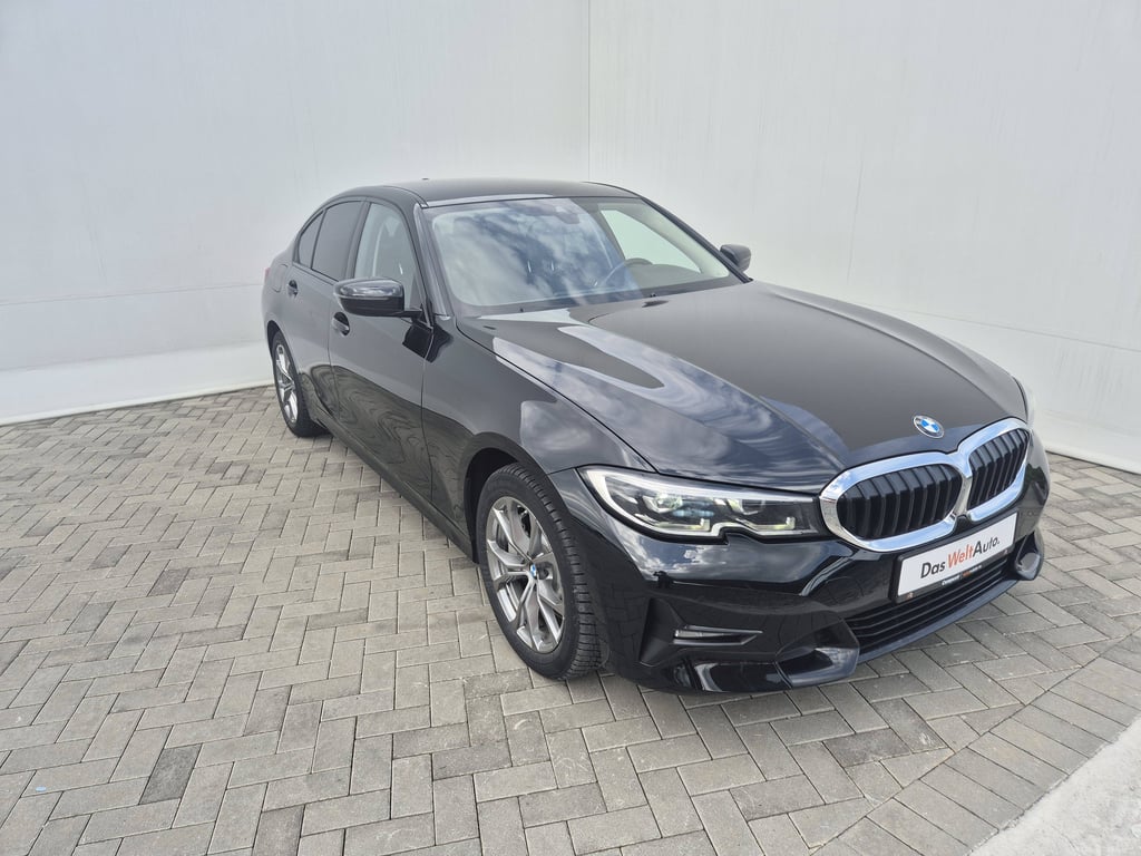 BMW Seria 3 2021 — imagine 7