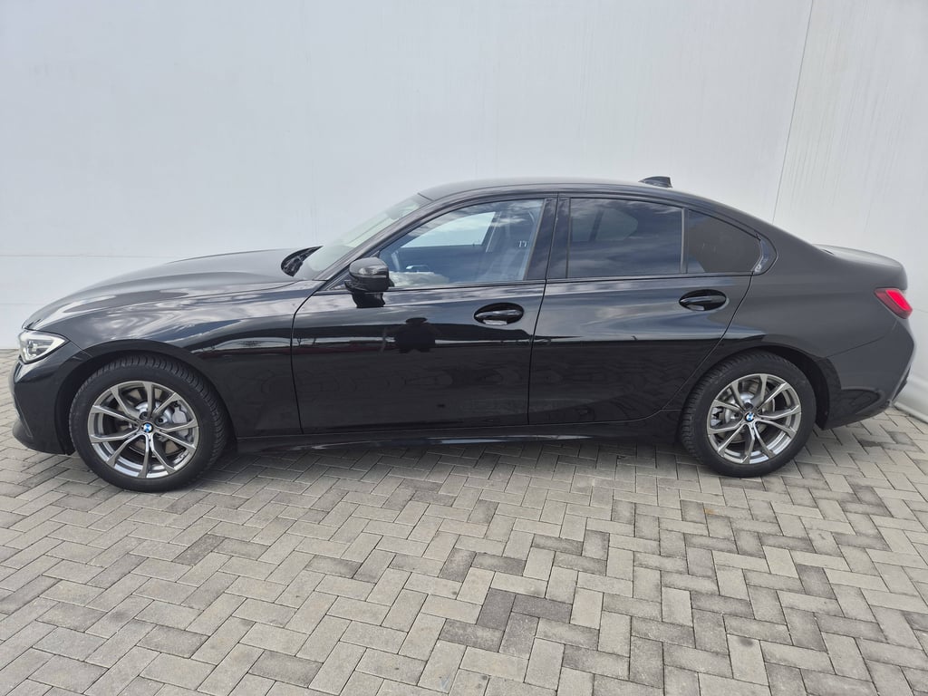 BMW Seria 3 2021 — imagine 2