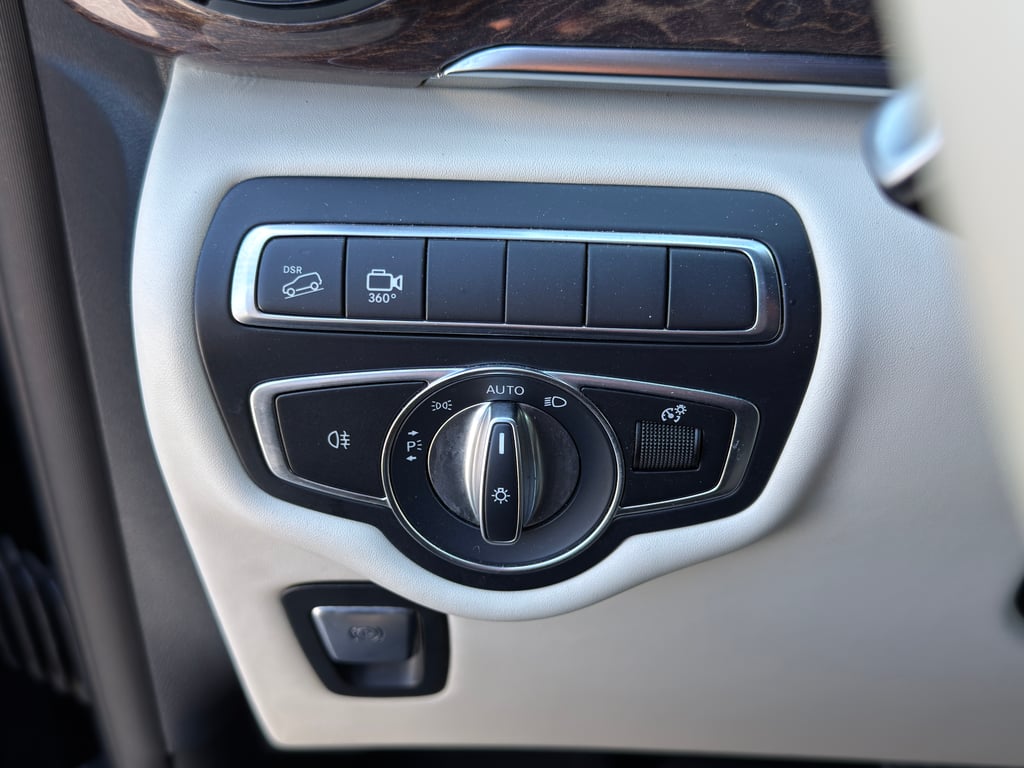 MERCEDES-BENZ V-Class 2022 — imagine 12