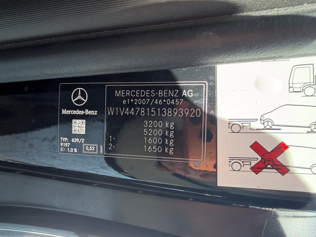 MERCEDES-BENZ V-Class 2022 — imagine 9