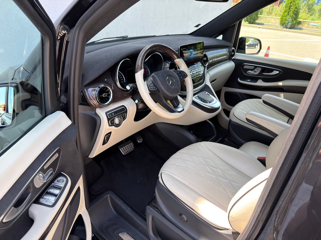 MERCEDES-BENZ V-Class 2022 — imagine 10