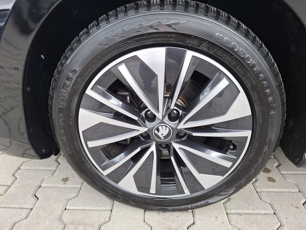 SKODA Superb 2025 — imagine 9