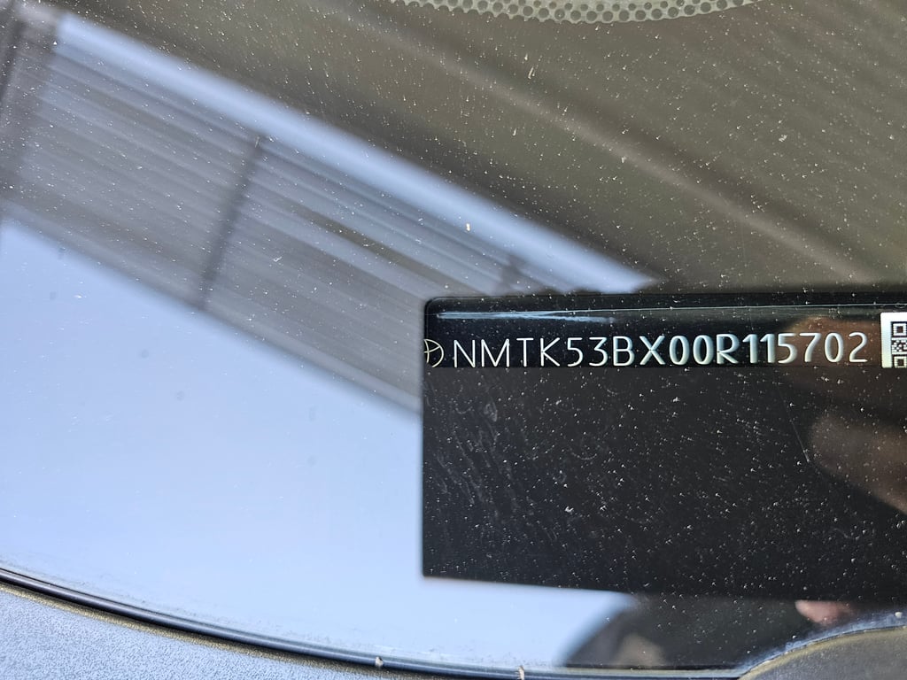 TOYOTA C-HR 2023 — imagine 18