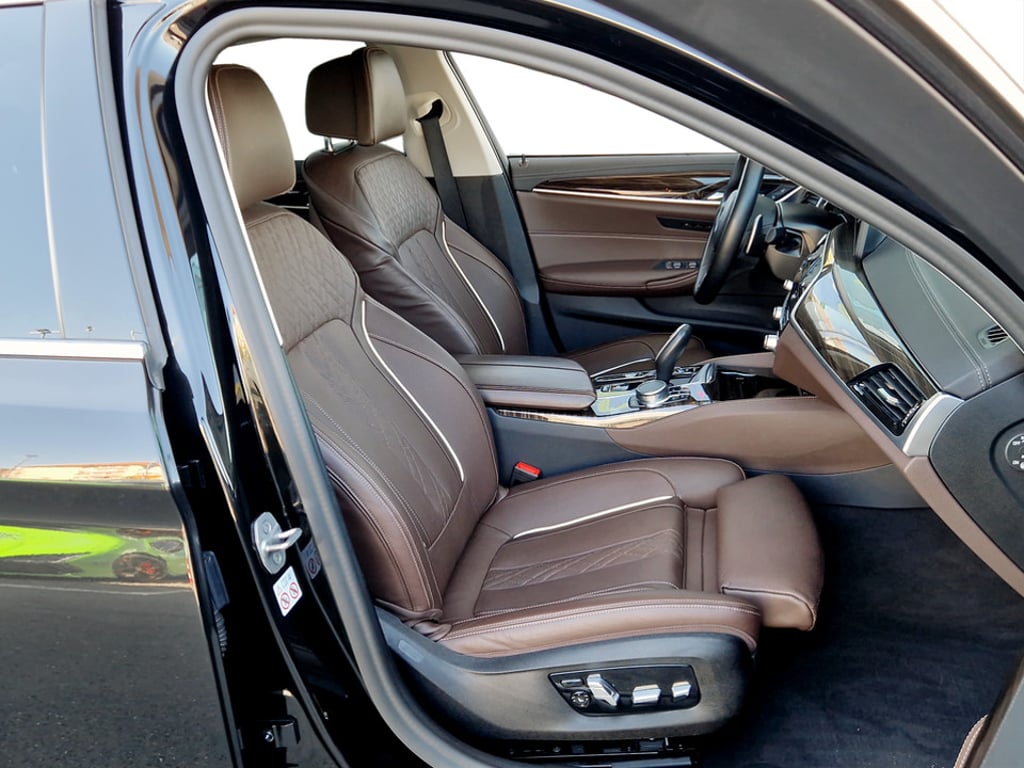 BMW Seria 5 2021 benzină, 33.990 € — imagine 14