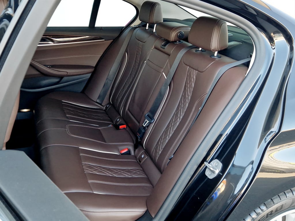 BMW Seria 5 2021 benzină, 33.990 € — imagine 15