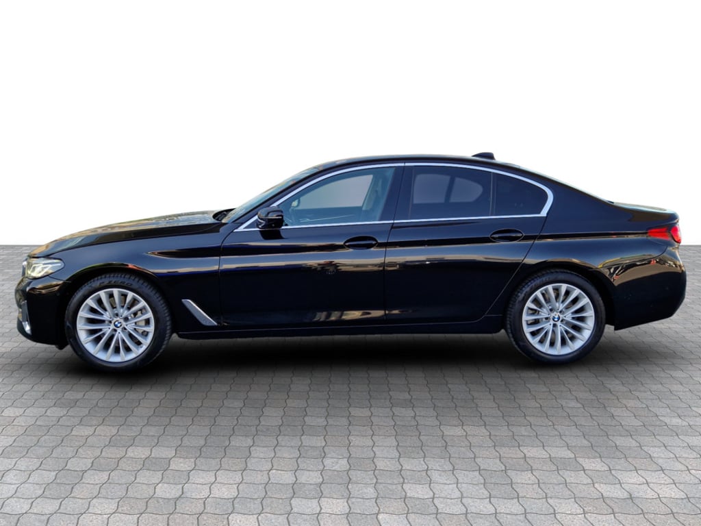 BMW Seria 5 2021 benzină, 33.990 € — imagine 2