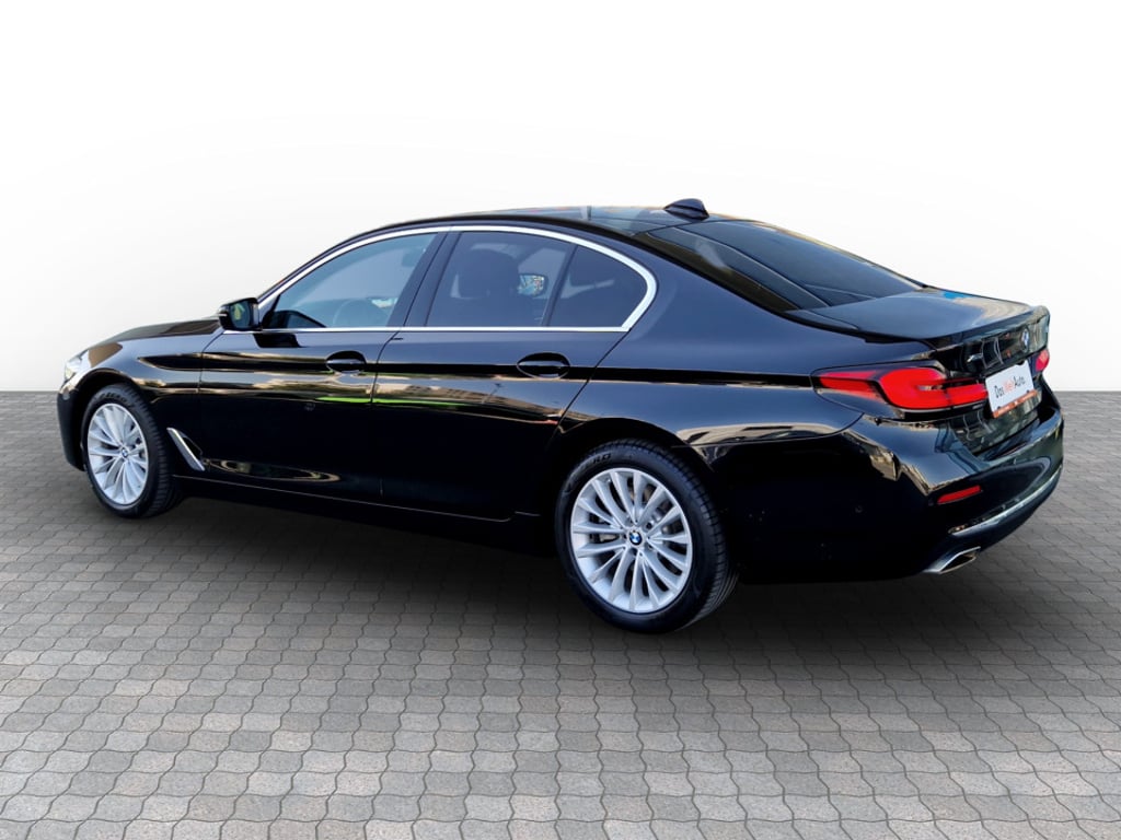 BMW Seria 5 2021 benzină, 33.990 € — imagine 3