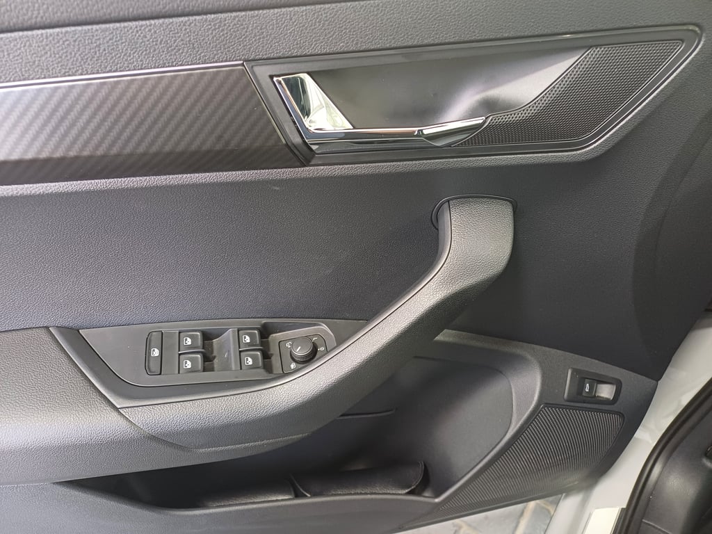 SKODA Karoq 2026 — imagine 8