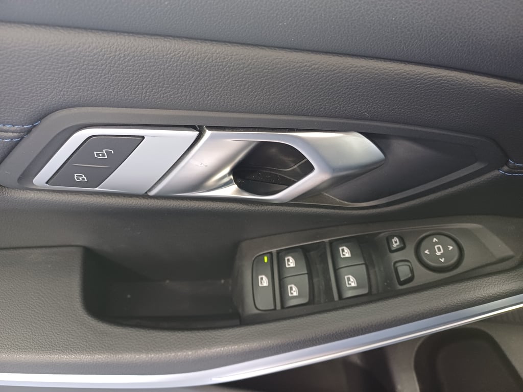 BMW Seria 3 2023 diesel, 32.990 € — imagine 7