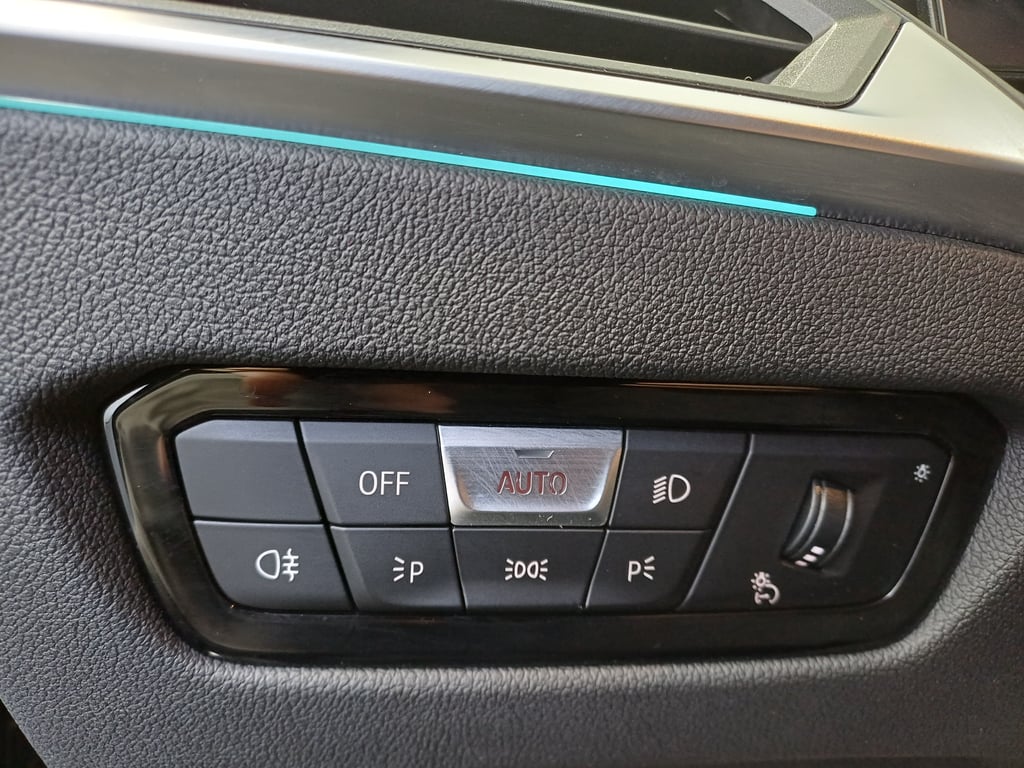 BMW Seria 3 2023 diesel, 32.990 € — imagine 11