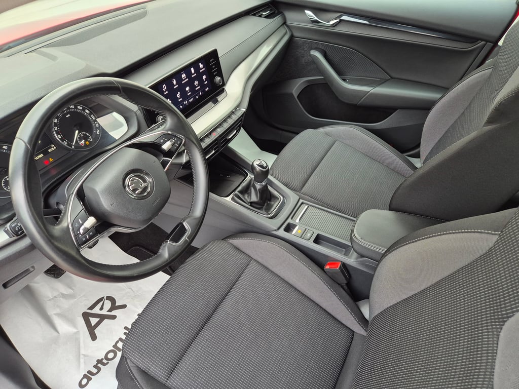 SKODA Octavia 2022 — imagine 9