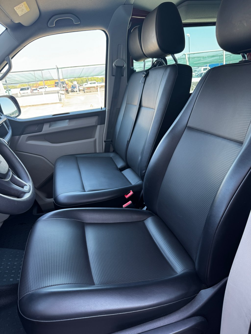 VOLKSWAGEN Transporter 2019 — imagine 10