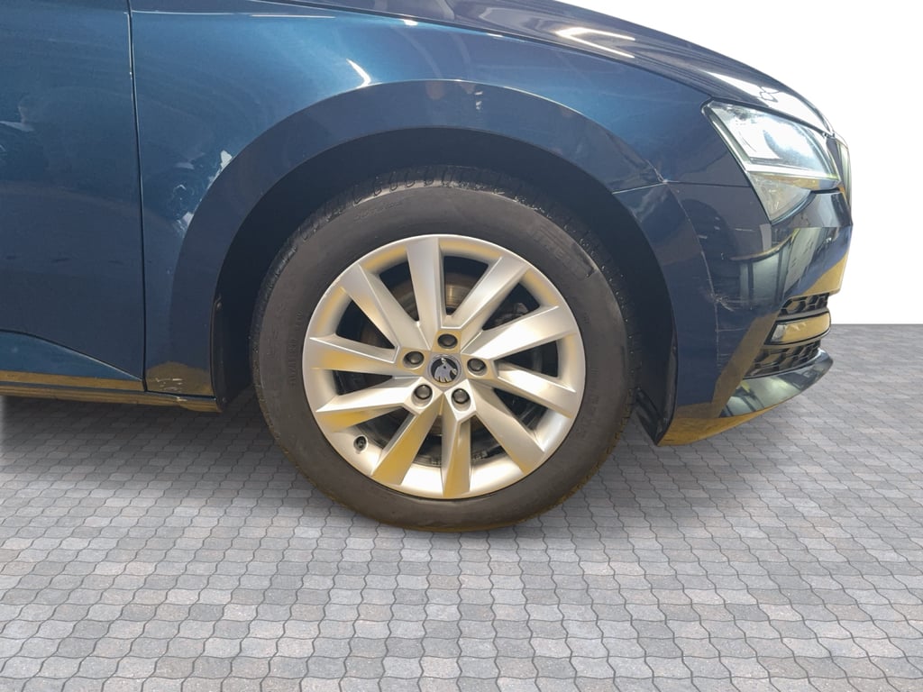 SKODA Superb Combi 2022 — imagine 7
