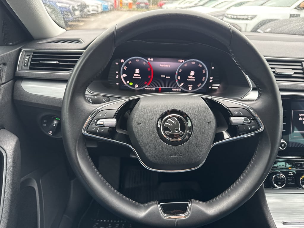 SKODA Superb Combi 2022 — imagine 18