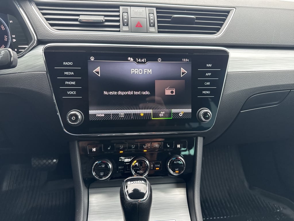 SKODA Superb Combi 2022 — imagine 20