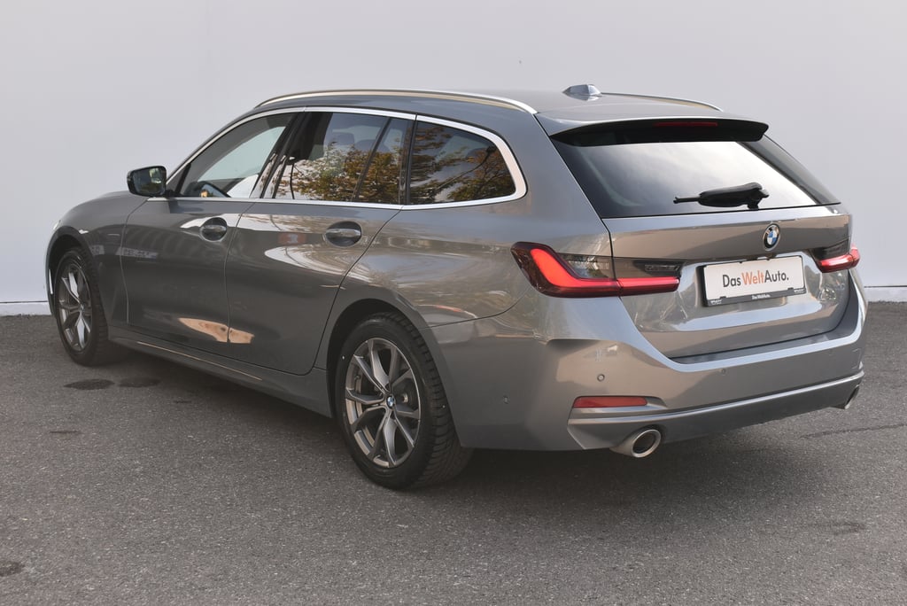BMW Seria 3 2023 — imagine 14
