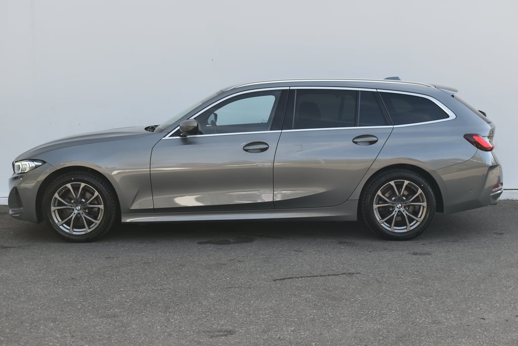 BMW Seria 3 2023 — imagine 13