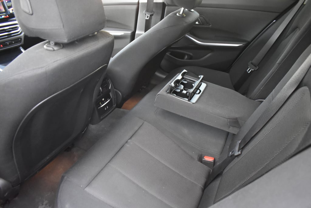 BMW Seria 3 2023 — imagine 6