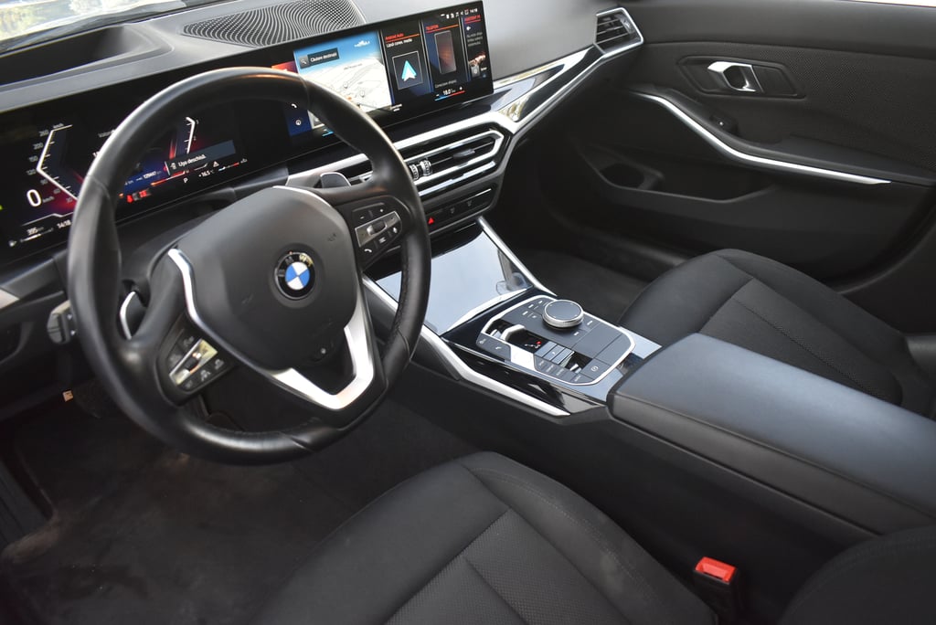 BMW Seria 3 2023 — imagine 4
