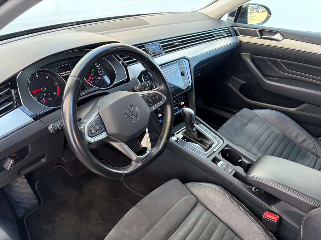 VOLKSWAGEN Passat Variant 2022 — imagine 13