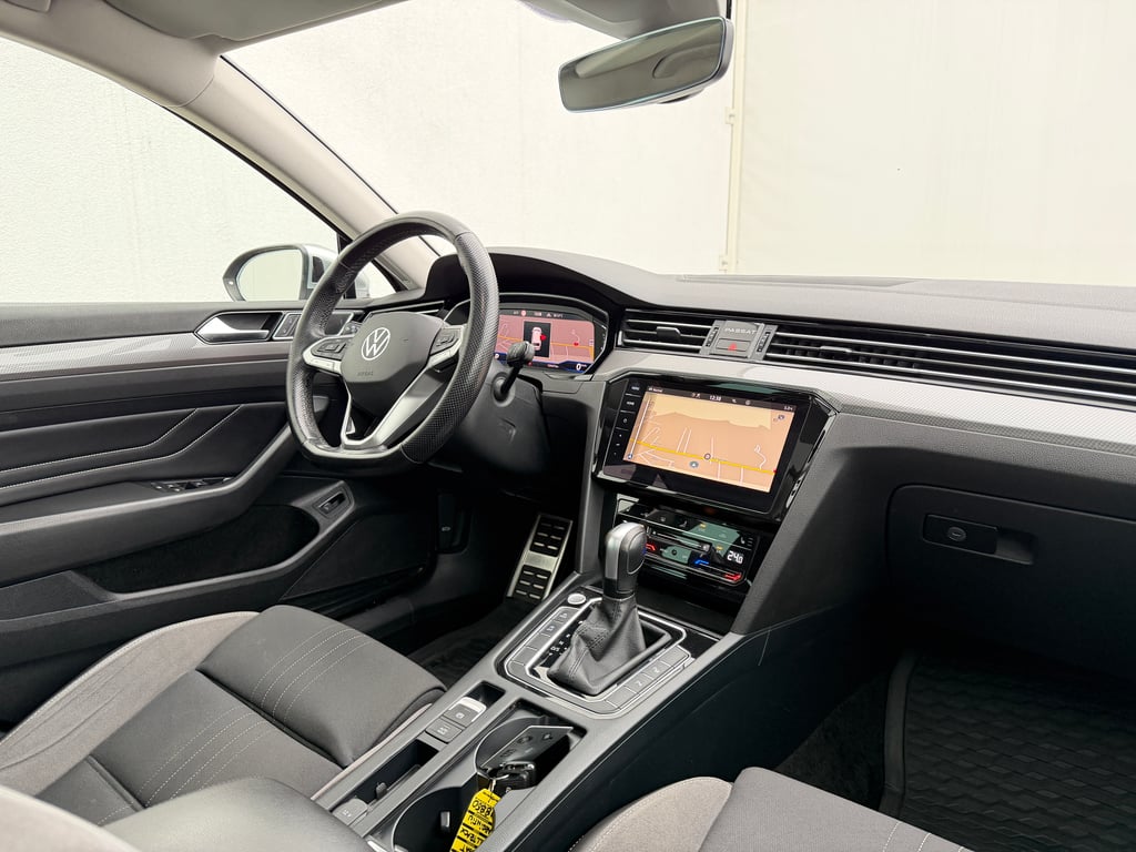 VOLKSWAGEN Passat Alltrack 2022 — imagine 8