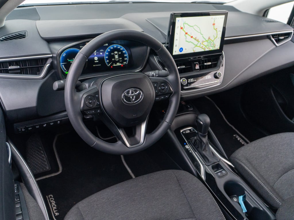 TOYOTA Corolla 2025 — imagine 36