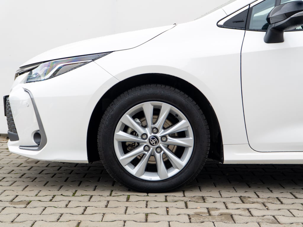 TOYOTA Corolla 2025 — imagine 34