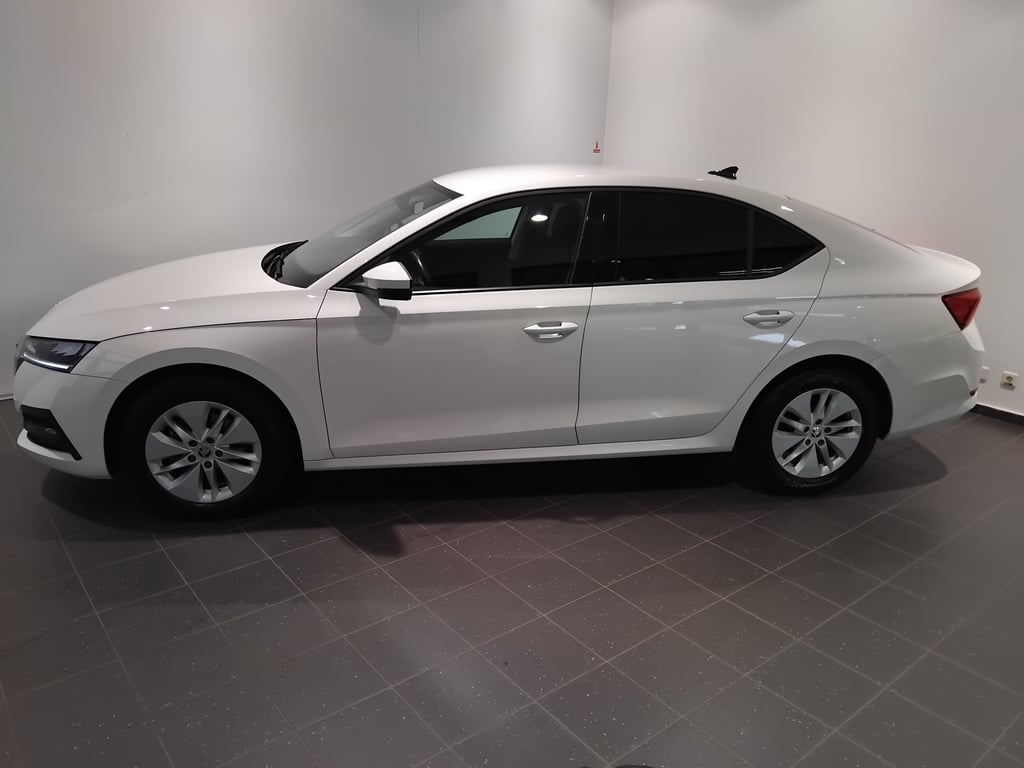 SKODA Octavia 2023 — imagine 3
