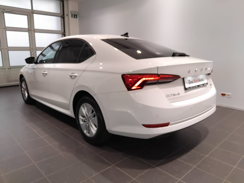 SKODA Octavia 2023 — imagine 9