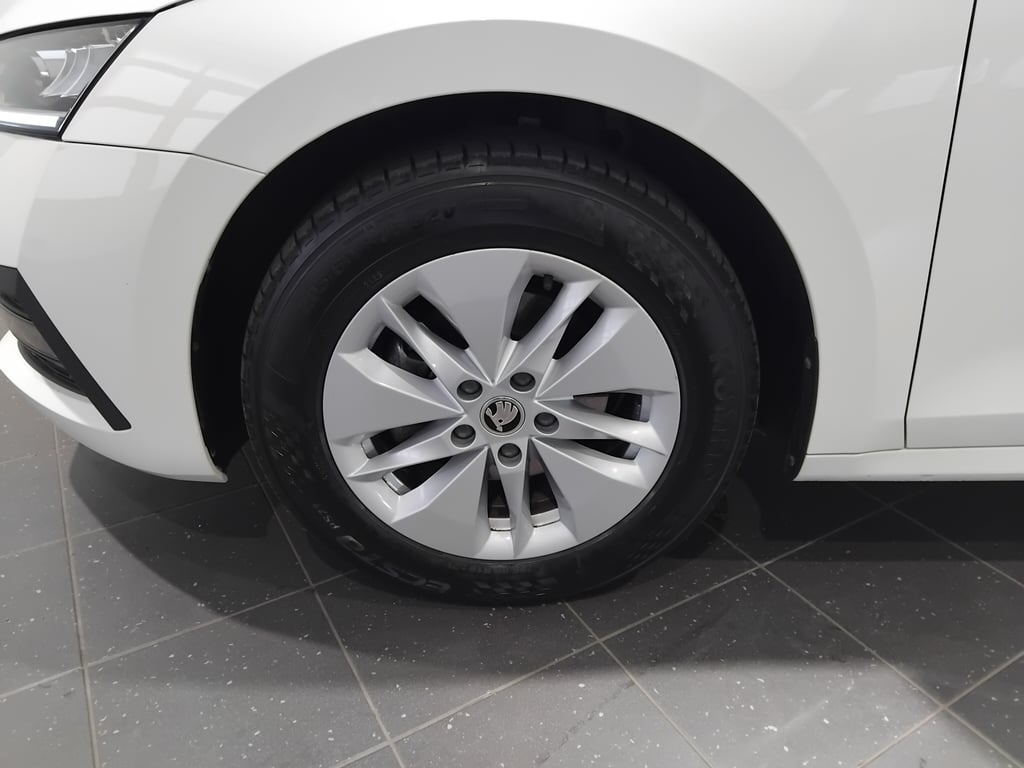SKODA Octavia 2023 — imagine 10