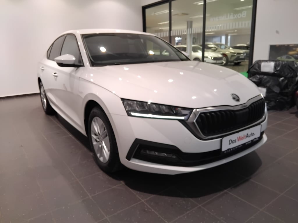 SKODA Octavia 2023 — imagine 7