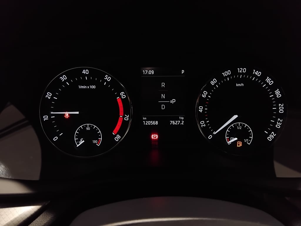 SKODA Octavia 2023 — imagine 5
