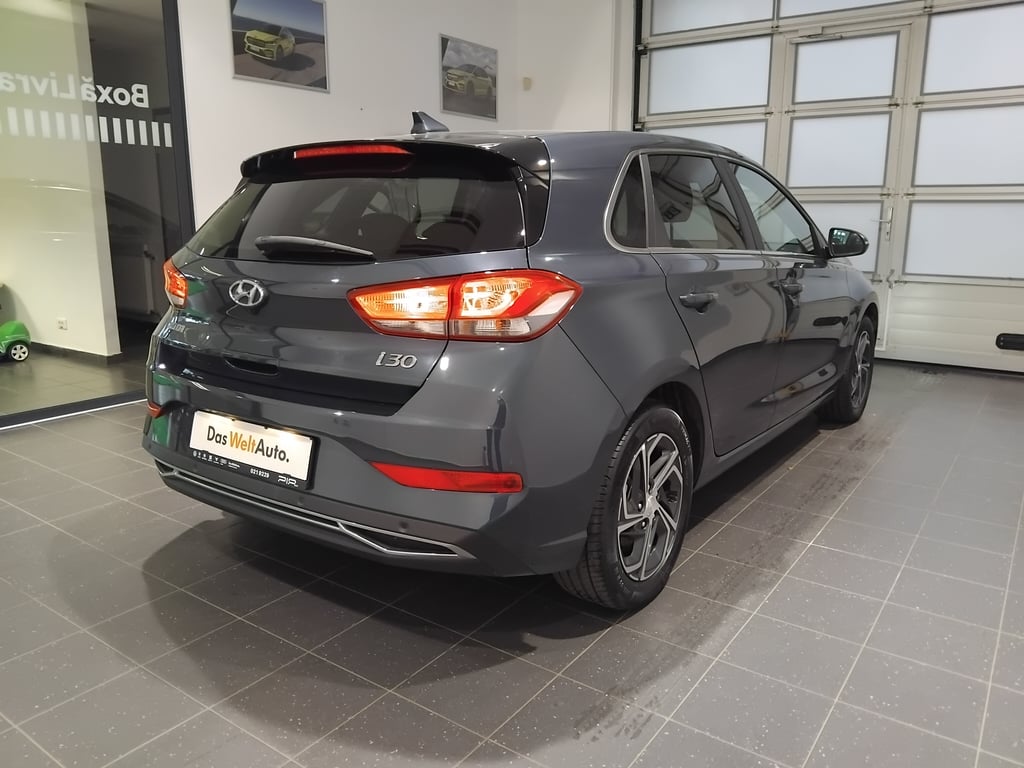 HYUNDAI i30 2023 — imagine 9