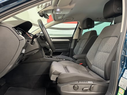 VW Novi Passat Variant Business