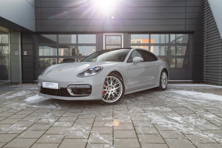 Porsche Panamera 4S