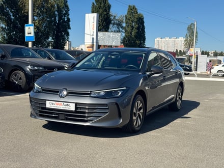 VW Passat Variant Business eTSI DSG